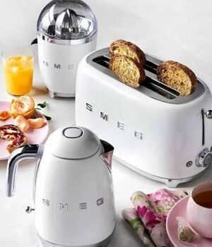 Вкусный и полезный завтрак с тостером от SMEG