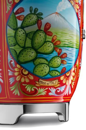 Соковыжималка Smeg CJF01DGEU
